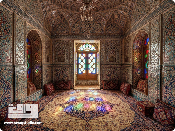 نمایی از تزئینات معماری ایرانی شامل کاشیکاری هفترنگ، آینهکاری و مقرنسکاری، نمادی از پیوند سازه و هنر در معماری داخلی ایران.